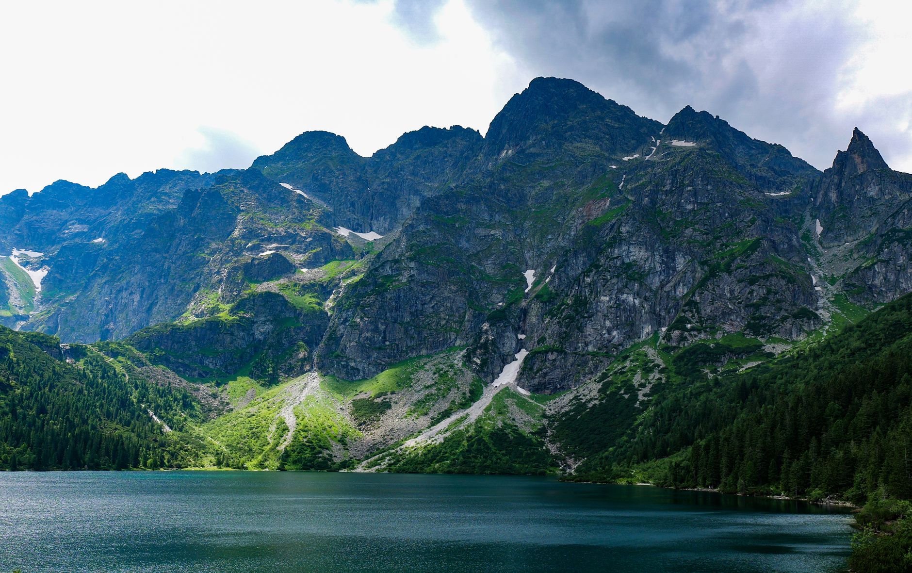 Trasa na Morskie Oko z dzieckiem: kiedy ruszyć i gdzie odpocząć